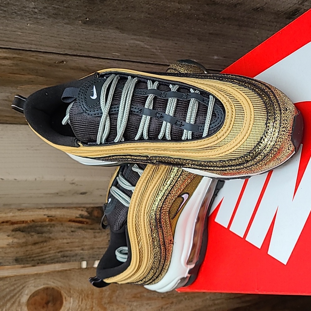 NWT Nike W Air Max 97